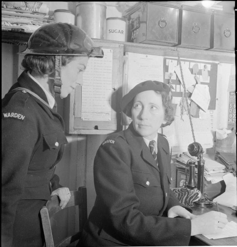All In War Worker Everyday Life For Mrs M Hasler Barnes Surrey 1942 D9377