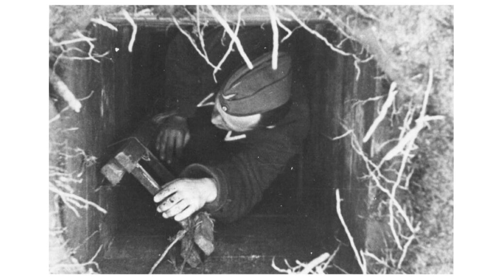 W White Harry Luftwaffe Lance Corporal In Exit Shaft Hu 1588 Mr 1024X576 1
