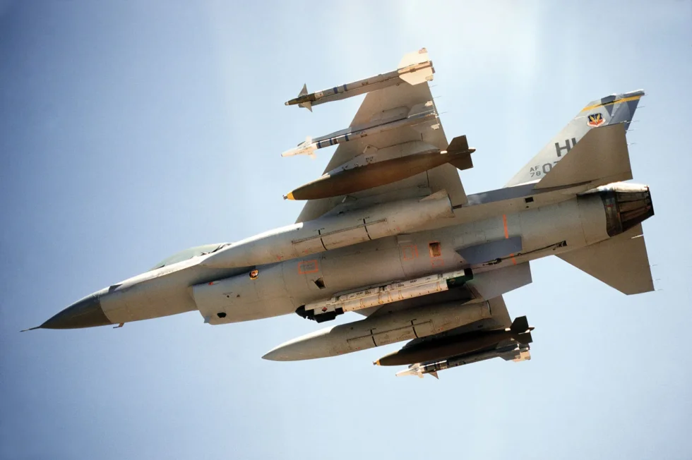 US Air Force Missiles Bomb F 16 Fighting 980X652
