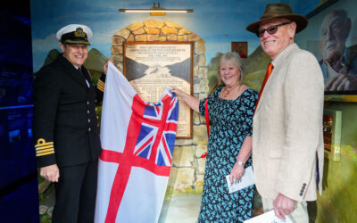 ROYAL NAVY PERSONNEL GIFT WW2 PLAQUE TO MUSEUM